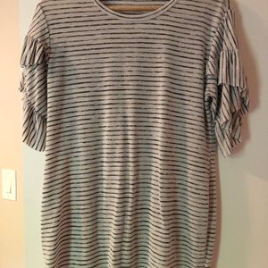 Ruffle sleeve maternity top